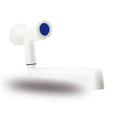 Grifo Pared Bajo Movil PVC